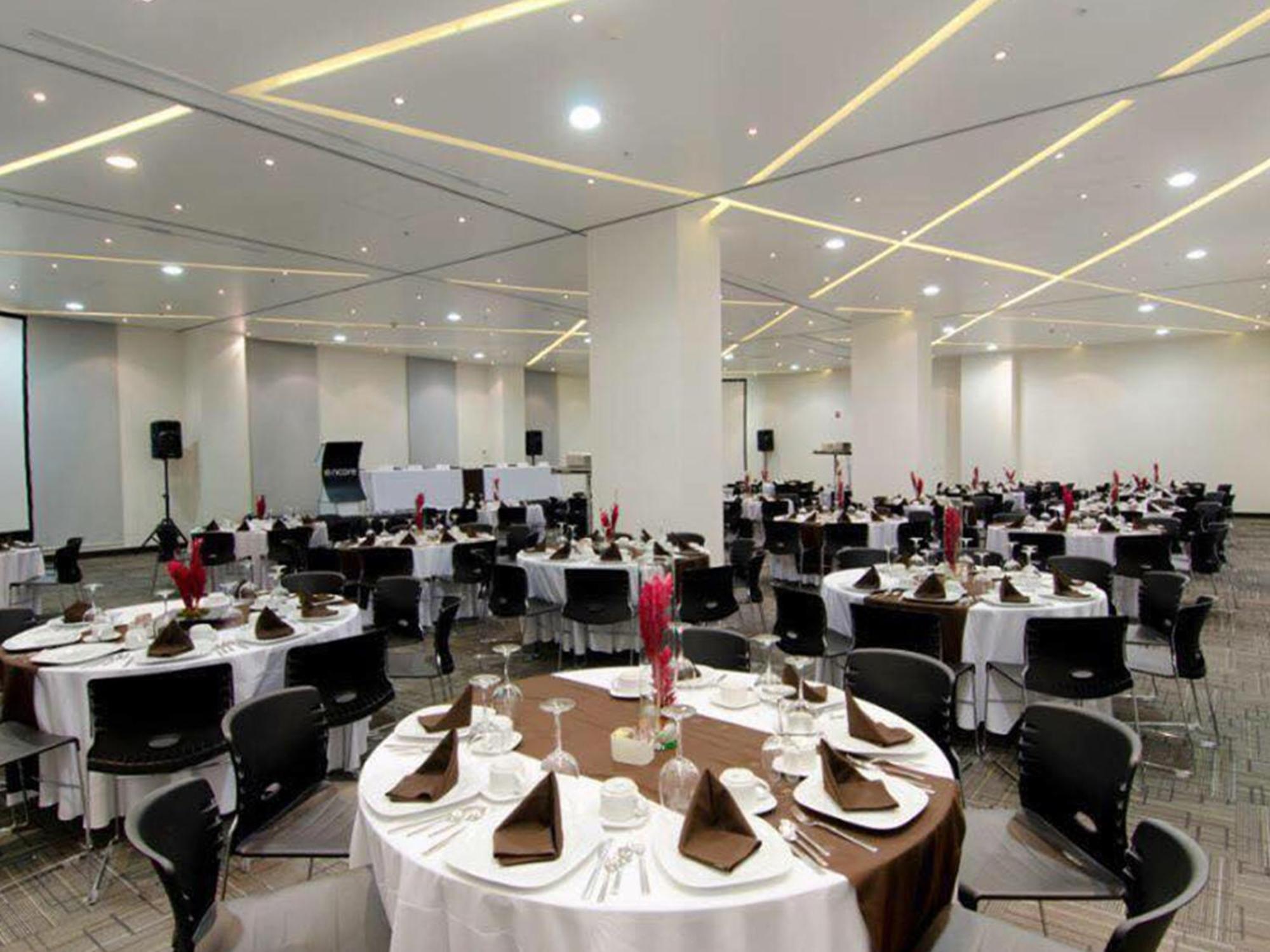 Ramada Encore By Wyndham Guadalajara Sur Palomar Exteriér fotografie